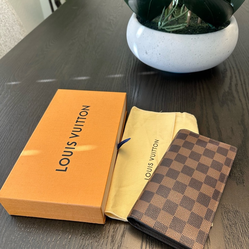 Louis Vuitton Brazza Wallet